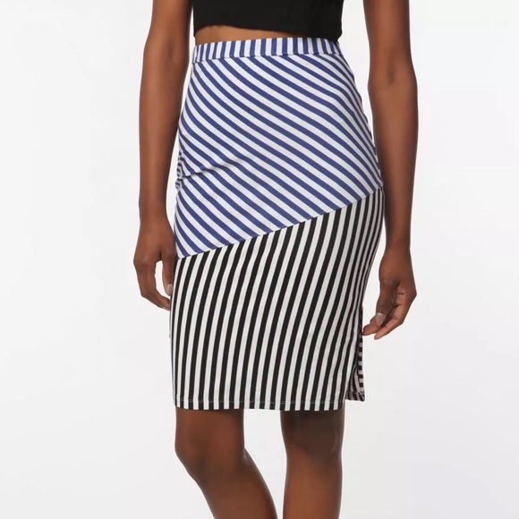 Lucca Couture Skirt - Picture 2 of 5